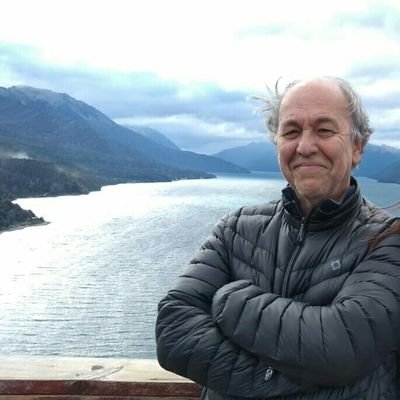 Hablo desde la Patagonia. Insubordinado. Vecino, Libertario vertiente Facón Grande. Ecologista. Integrante de Piuke. De Flores. Más datos solicitar entrevista.