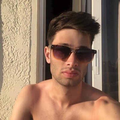 JoshhhL28's profile picture. Insta: Joshhhlx, 25, Rugby Player 🏉 Techno groover 🕺🏻