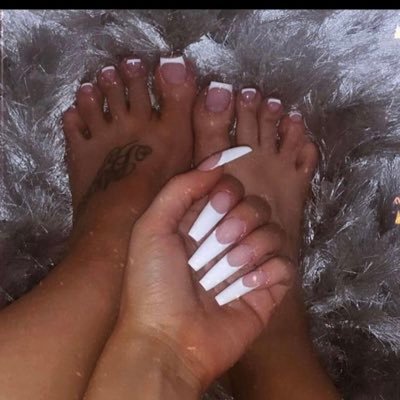 Just a 22 year old girl trying to pay my bills.☺️selling feet pics and videos‼️ hmu for great prices, and personalized 🦶🏼🦶🏼💕💵 I FaceTime🥰