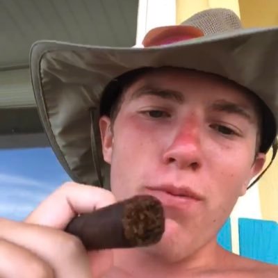 benmayieatthat's profile picture. Elon U