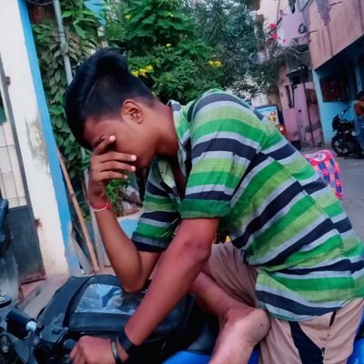 santhos41988360's profile picture. 250202