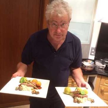 CreatiefKoken's profile picture. Koken is mijn hobby. Graag deel ik mijn receptjes. Hopelijk geven ze wat inspiratie aan andere hobbykoks of de gezinskok van dienst.