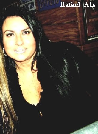 I'm married, have 2 children and teaching Portuguese and English.