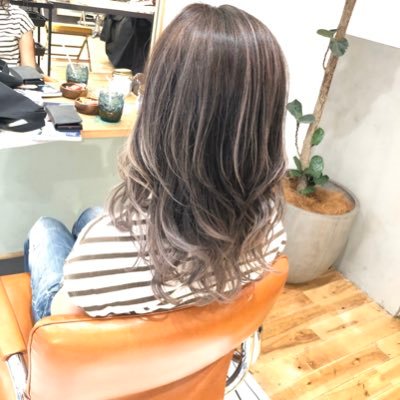 zvkYCcLr4L4HTkb's profile picture. 美容垢メインにやろうかと思ってます