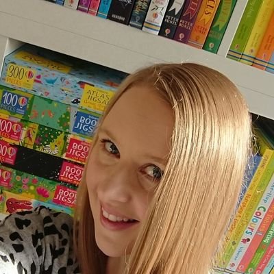 🇬🇧 UK-based, ex- teacher turned indie bookseller & home educating mama 💙 Supporting UK & EU schools & nurseries access FREE awarding winning Usborne books 📚