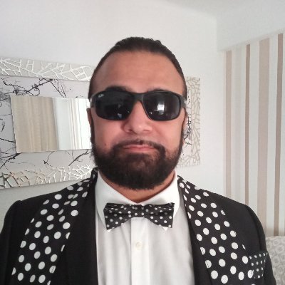 SOY UN GITANO DE ZARAGOZA CASADO CON ISABEL MI MUJER,Y TRES HIJOS NAIM,JAIRO Y CORAL.ME ENORGULLECE MUCHO EL SER GITANO HASTA LA MEDULA.ME GUSTA EL FLAMENCO .