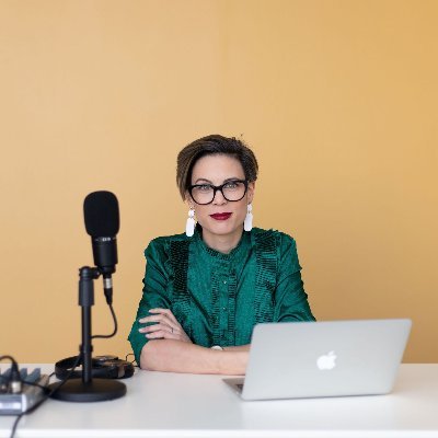 Ana 
🎤 Podcast Content Strategy | Coach 
📈Grow your podcast audience
🍯Learn the strategy that attracts the right listeners
Listen to the show + resources