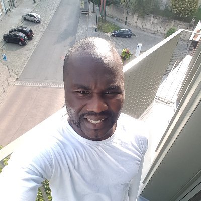 creature121's profile picture. I help with personal finance content and teach French.