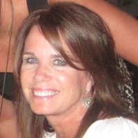 Leslie Burns - @elleb28 Twitter Profile Photo