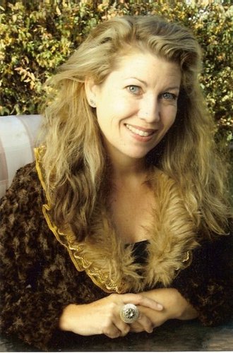 helgrange's profile picture. Journalist, editor, photographer, content writer.