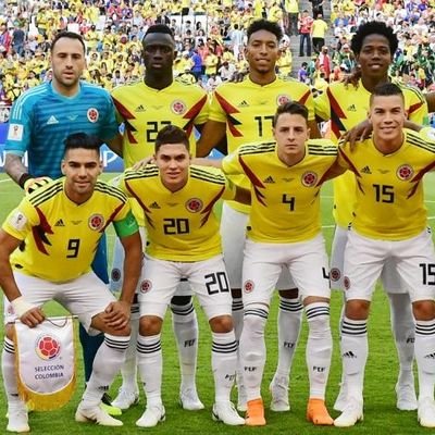 administrador de empresas.

pasión por el ⚽ ♥ 
❤🇨🇴.