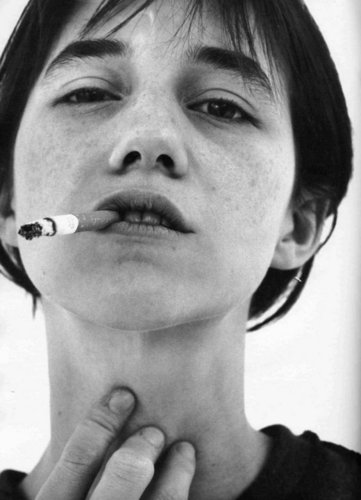 Donna che ricorda battute sceme di film - Sarda - Storica dell'arte - Correggo bozze e altro…donatellase.ig@gmail.com (quella in foto è Gainsbourg, perché sì)