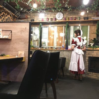 仏生山にあるBurger Cafe Bit'z様店内の一角をお借りして2020/2/23にオープンしました。紅茶とワッフルとスコーンのお店です。メイドのゆさがおもてなし致します。火曜は22時まで営業、お食事あります。お返事やRTは気まぐれです。営業日カレンダー→#ニジカ予定