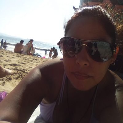 Hago de todo pero no lo ando publicando.
NO me interesan y van directo a *block* perfiles porno, parejitas, sol*s y desubicados.