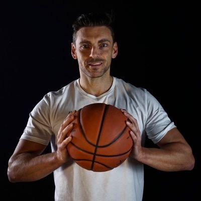 Exjugador de baloncesto. Apasionado de los deportes.

Todo lo que puedo lo veo 🏀