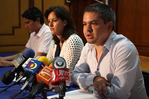 Michoacano, abogado, maestrante Constitucionalista, electorero, cat lover, feminista begginer