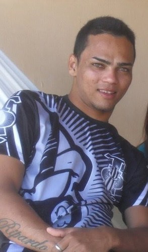 ripardo filho esse meu nome mais todos mim chamam de olho de gato.hoje sou percussionista da bateria nota 1000 da torcida cearamor.