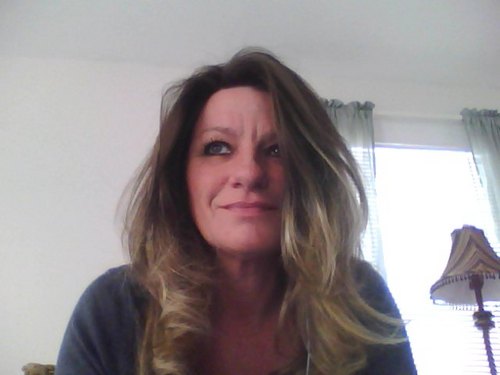 noreen417's profile picture. Just here wondering what all the twitters about  :)