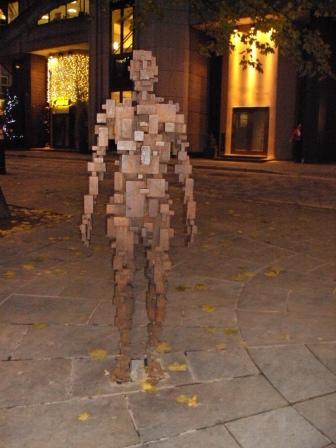 Estou bem, só um pouco enferrujado e me desmaterializando. I'm fine, just a little bit rusty and dematerializing.