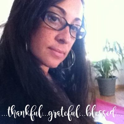 Hola🇵🇷Yogi🧘🏽♀️Activist & Advocate @ALZNCA🧠 #Act4MentalHealth Member of the good vibe tribe 📿Peace Love Joy💫 ”What are you doing for others?