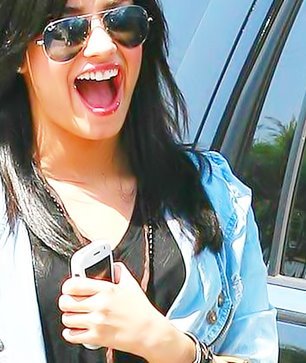 Juntos por uma única razão: Demetria Devonne Lovato ♥
Dona : Karla Yasmim Moredadores : Bruno, @clarinhahalpern .
Since: 01/07/2010