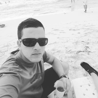 JUANGUIQ's profile picture. Software developer
 SILVESTRISTA 101%