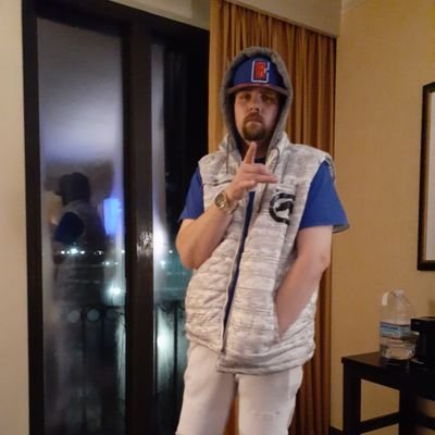 Big Clippers in Kansas City Chiefs fan also big fan of Jesus Christ work at Taco Bell the last 10 years married to my beautiful wife Amy