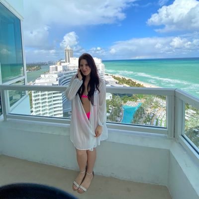 greekvonnyxo's profile picture. Writer. Lover. Mermaid. Greek and Crazy.