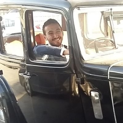 Georges70682217's profile picture. مواطن لبناني....ما بق الا يضب شنتو و يهشل....