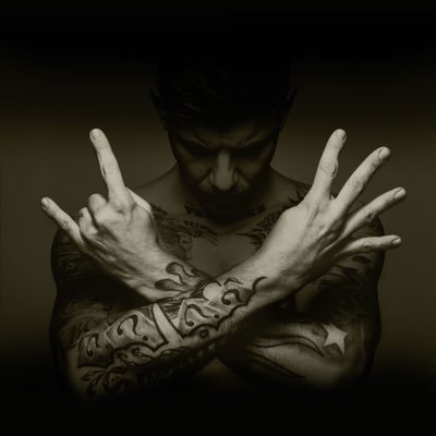 Serum114music's profile picture. Hier ist sie: Die offizielle Serum 114 Twitter Seite! Viel Spaß beim folgen... Serum 114