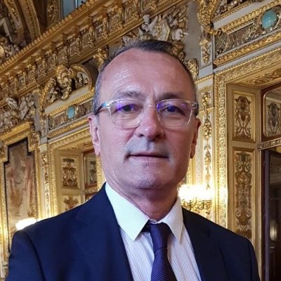 Sénateur de l'Hérault, groupe RDSE, Premier cabinet parlementaire certifié RSE, viticulteur