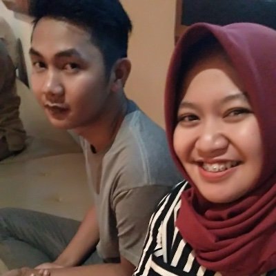 lalalaelarohmah's profile picture. Kamu adalah alasan untukku tetap tersenyum ☺