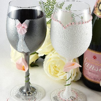 Hand painted, personalised and bespoke wedding glassware.