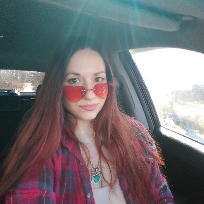 MadMarlena's profile picture. 