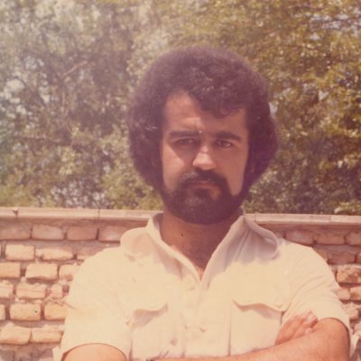 yadamkon_32's profile picture. آنچنان زی که بمیری برهی
 نه چنان زی که بمیری برهند