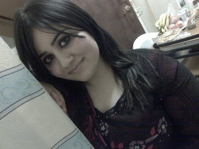 reemakaler's profile picture. if u like me then raise ur handzzz....if not then raise ur standards........ huhuhuhu............... :P :);)