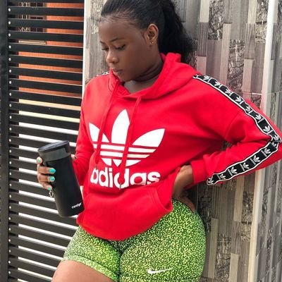 IvoireCosmtique's profile picture. coucou mes bébés abonnez-vous pour ne rien raté, nous avons les produits naturels et sans effet secondaire passer vos commandes ❤😚