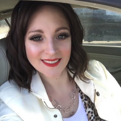 I'm a Makeup Artist Student and a makeup lover. I’m a Wife, Mother, Grandma, and a Aunt . Family is my world 🌎