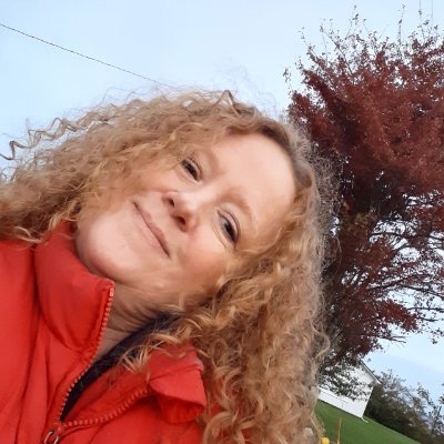 Red-headed + left-handed ❤
Engaging, Empowering, Alternative & Innovative Educator ❤