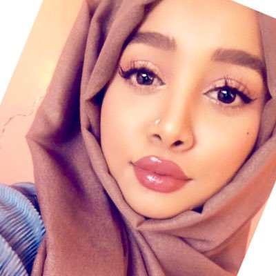 ReemAlhasan's profile picture. ▪️👩🏻‍⚕️#Dentistry 👩🏼‍🎨#Art and💡#Design                                      ▪️CEO|@OralisCenter ▪️”keep ur heels high and ur standards higher”