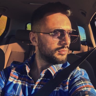 metina33's profile picture. 