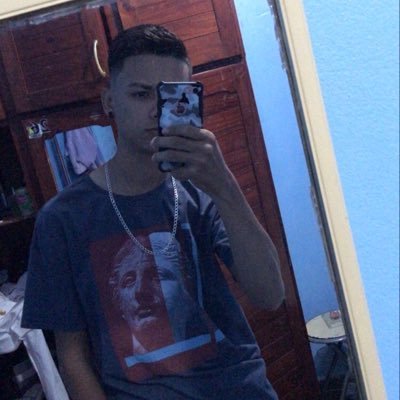 Andryox23's profile picture. Desonline