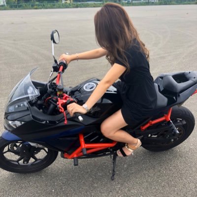 ハーレー夫婦ライダー╰(*´︶`*)╯♡ 2019年12月に大型免許取得♡ 夫→エレクトラグライド 嫁→Sportster ツーリング動画YouTubeにアップしていくので良ければチャンネル登録お願いします♡ #ハーレー夫婦#ハーレーダビッドソン#モトブログ#バイカー#スポーツスター#バイク好きと繋がりたい