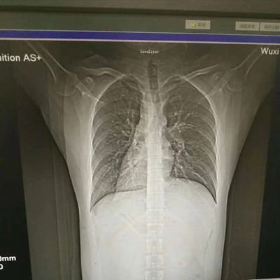 wsl520131436's profile picture. 每个人都是一个深渊，看不下去时让我头晕目眩