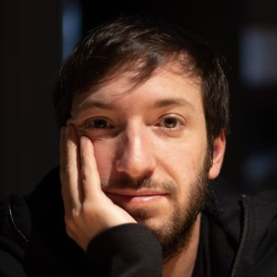 PLA como forma de vida.
Revés a una mano.
Café?
Briconsejo: Masturbarte puede dejarte ciego. Espero haberlo escrito bien. No veo nada.
🎾
