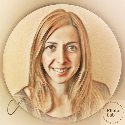 Amante del SEO. Licenciada en ciencias de la documentación. Máster SEO-SEM. Apasionada de la música 🎵🎶, conciertos y poco a poco del deporte.