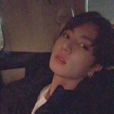kookx_v's profile picture. -