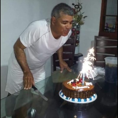 MrGastelbondo's profile picture. Recuerda que el plástico se derrite, si le da de lleno el sol...!
