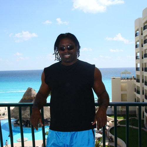 Using the Internet and Attraction Marketing to help people explode their Network Marketing business online