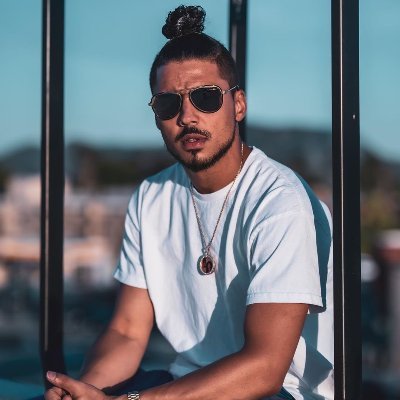 daily pictures, videos, gifs, quotes and updates on actor, musician, songwriter, model, director, photographer, and app developer Quincy Brown (fanpage)